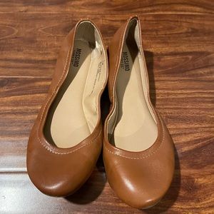 Mossimo Flats